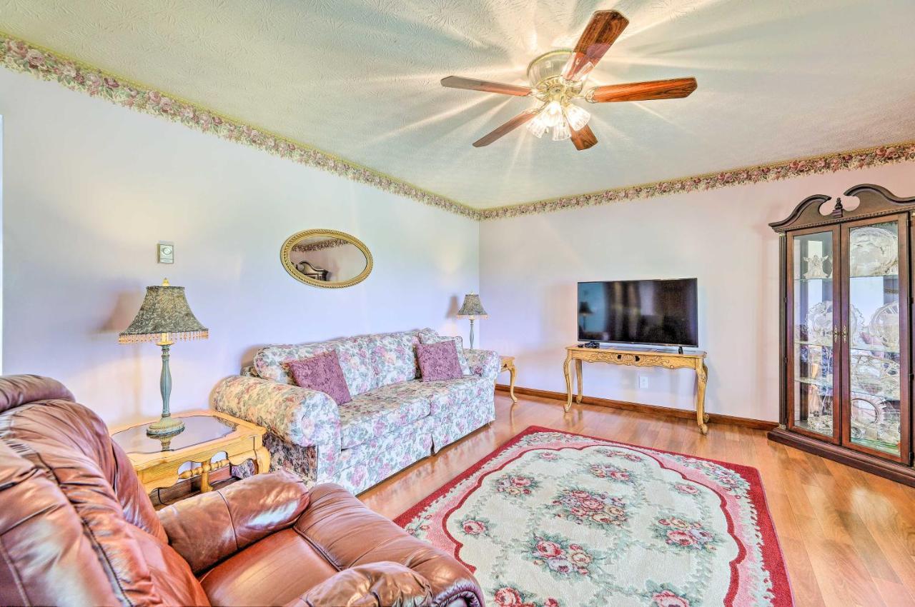 Charming Williamstown Retreat With Private Yard Villa Dış mekan fotoğraf