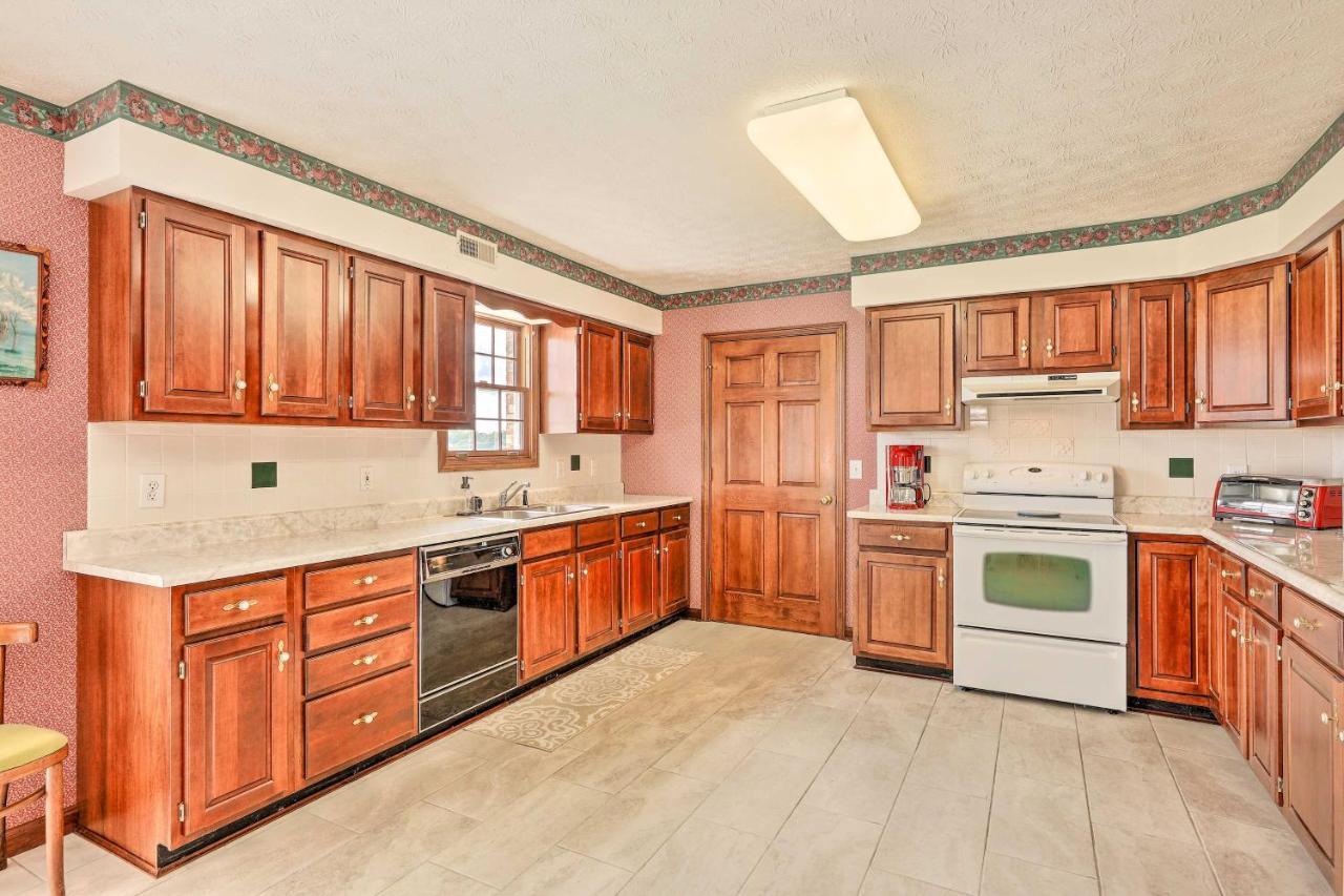 Charming Williamstown Retreat With Private Yard Villa Dış mekan fotoğraf