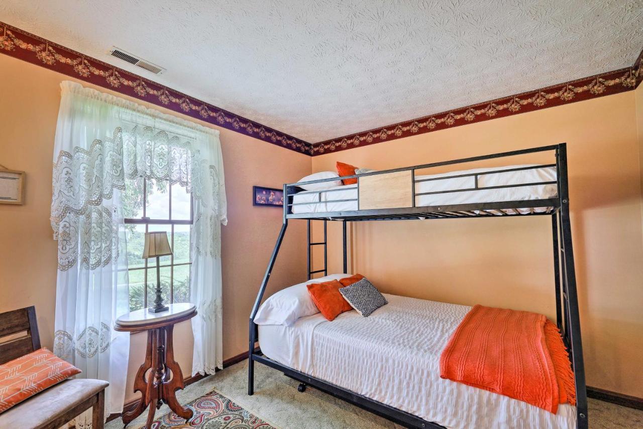 Charming Williamstown Retreat With Private Yard Villa Dış mekan fotoğraf